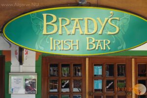 Bars in Praia do Carvoeiro. Brady's, Sky Bar Tivoli hotel Round-up Saloon, Carvoeiro Bar