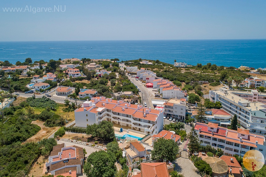 Praia do Carvoeiro aan zee.
