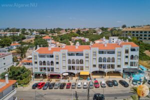 Edifio Aurora Mar, Winkeltjes, restaurants en slechts 24 woonunits.