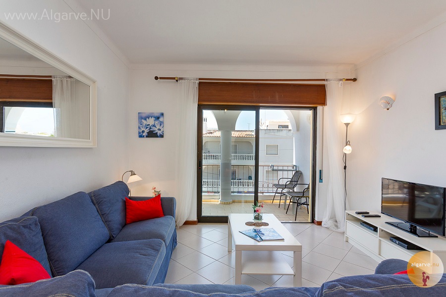 Woonkamer met uitzicht, Nederlandfe TV, Gratis WiFi. Zwembad en 5minuten naar het strand