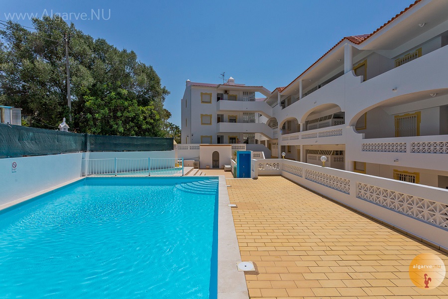 Flat in Algarve met zwembad. Hond welkom